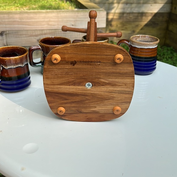 Four (4) Taiwan made Pottery Mugs & Goodwood Teak Coffee Mug Stand w/ 4 Pegs - Picture 8 of 8